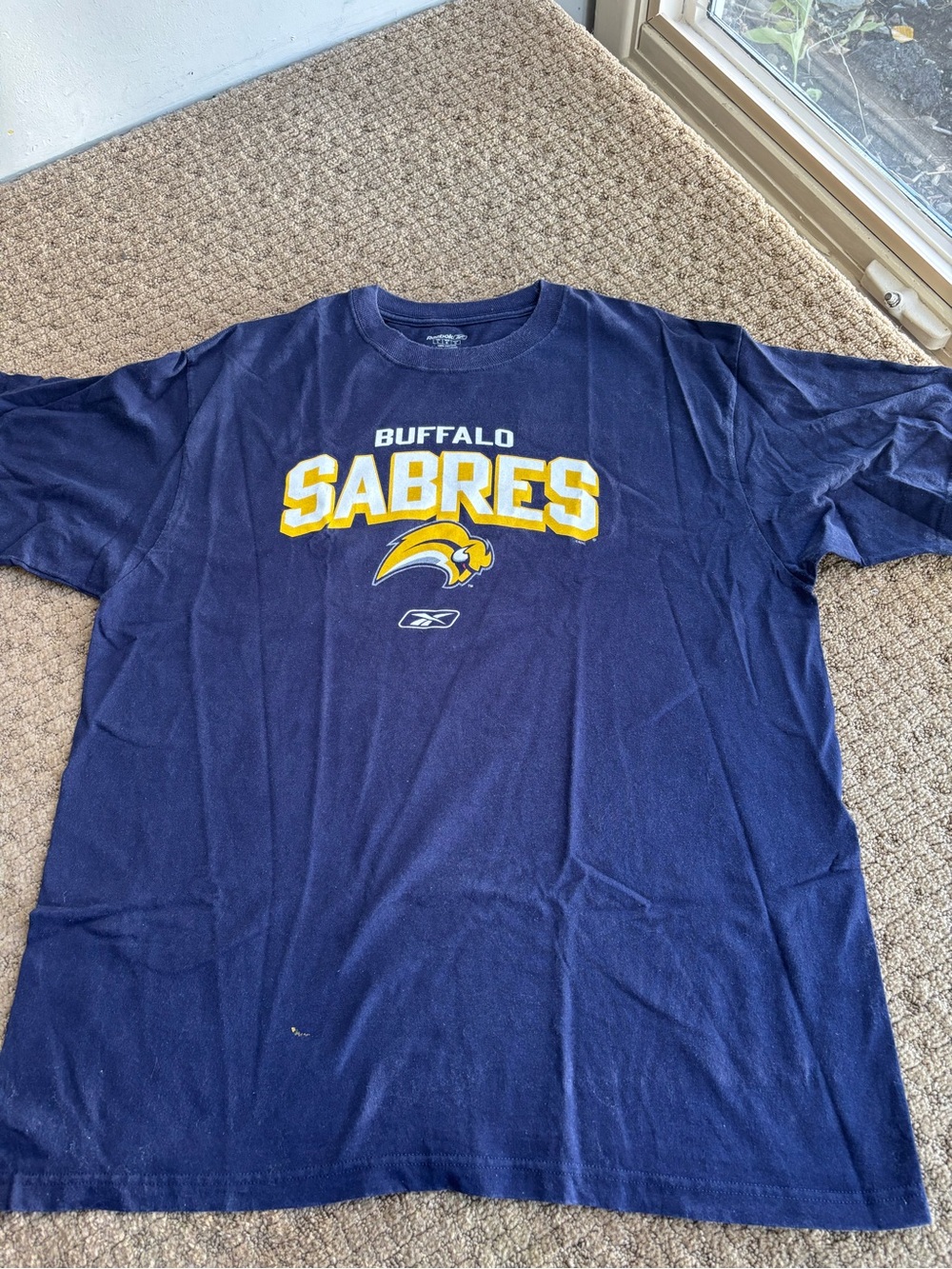 Buffalo Sabres blue tee shirt men’s large Reebok NHL